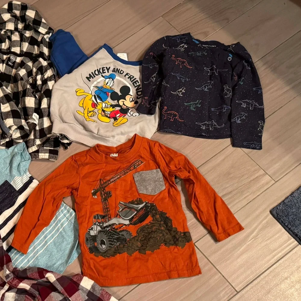 10pc bundle lot 3T - 5 shirts 4 long sleeve 1 sweatshirt no stains or wear